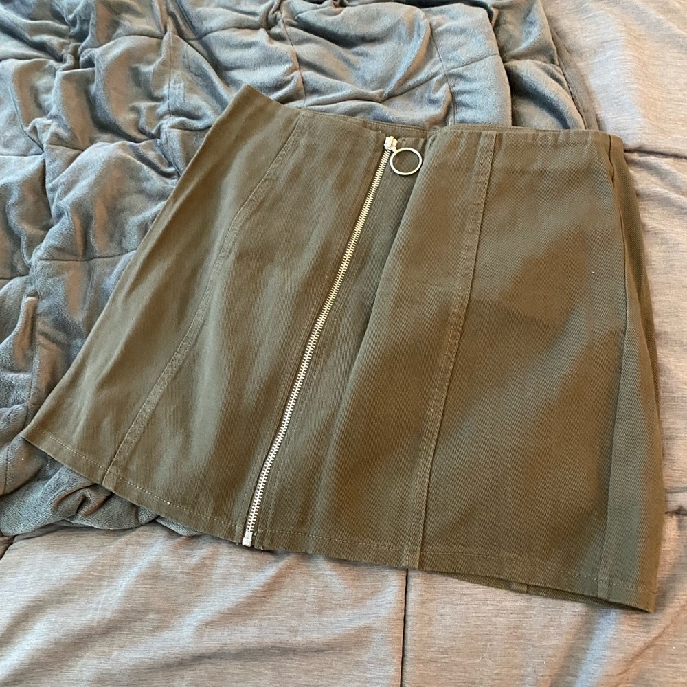 Cute green skirt